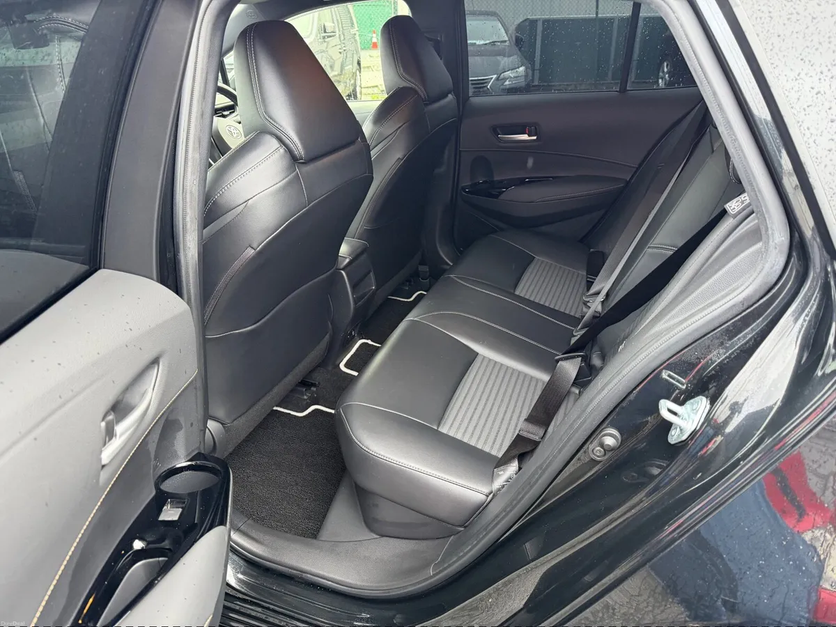 Toyota Corolla low mileage - Image 2