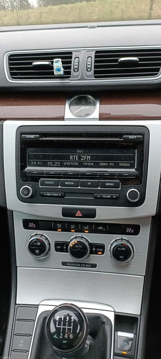 Volkwagen Passat 1.6tdi Bluemotion PRICE REDUCED - Image 4