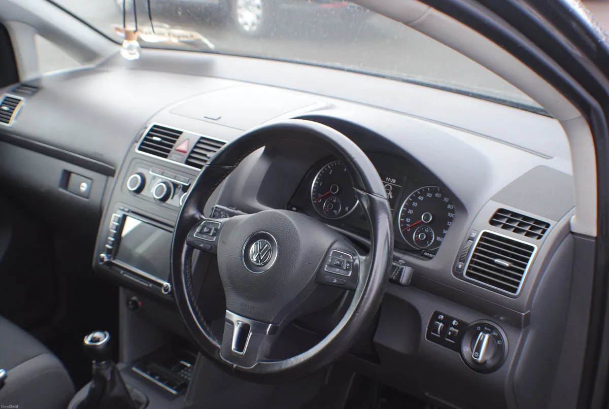 VOLKSWAGEN TOURAN 2011 7 SEATER - Image 3