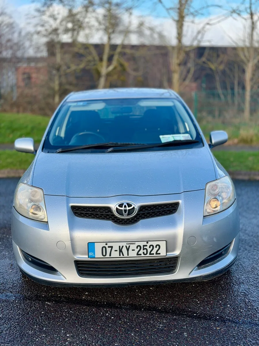 Toyota Auris 1.4 Petrol - Image 2