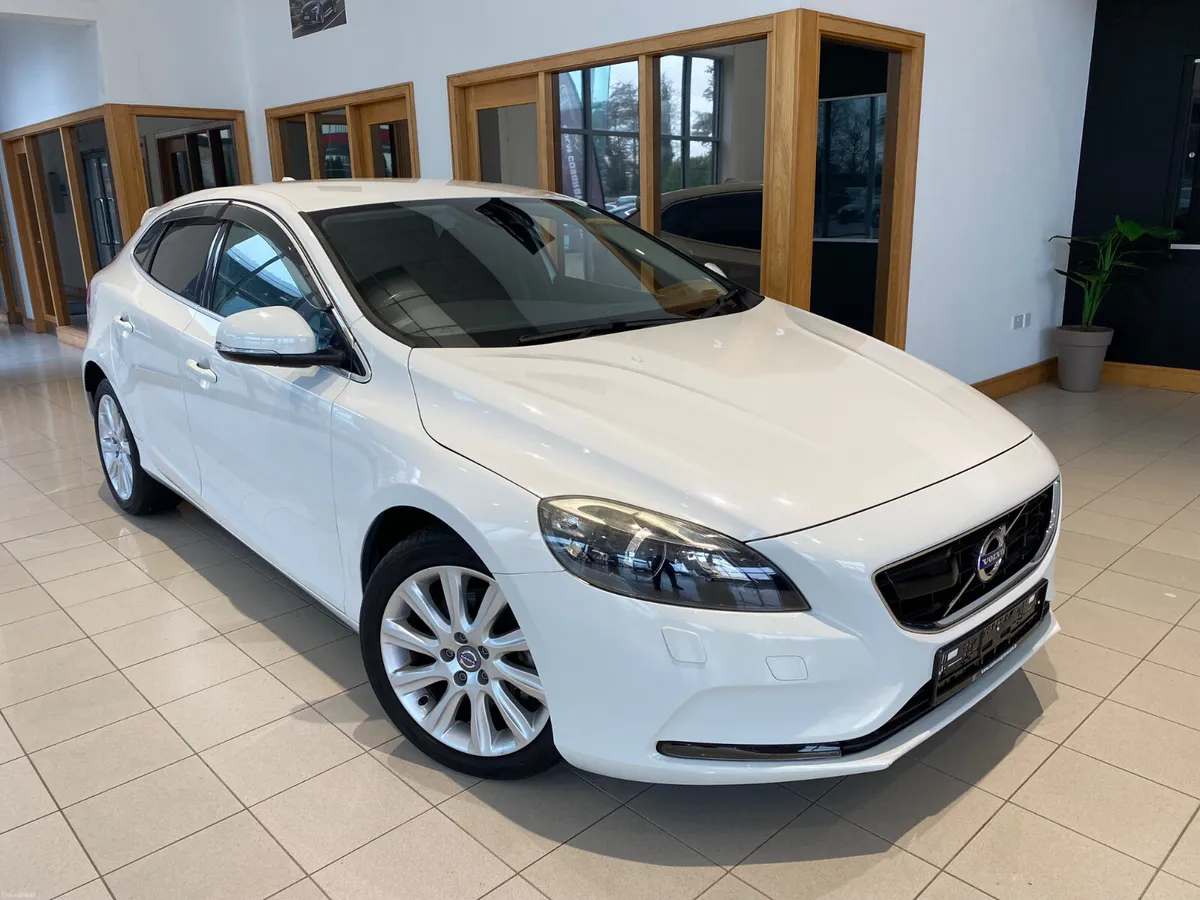Volvo V40 2015 T4 180HP Auto - Image 1