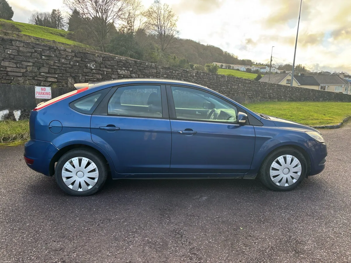 2010 Ford focus (need gone ) - Image 2