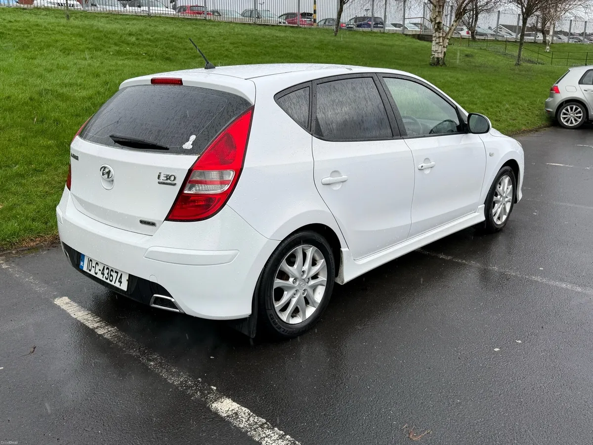 2010 Hyundai i30 diesel Nct 02/26 tax 02/26 - Image 3
