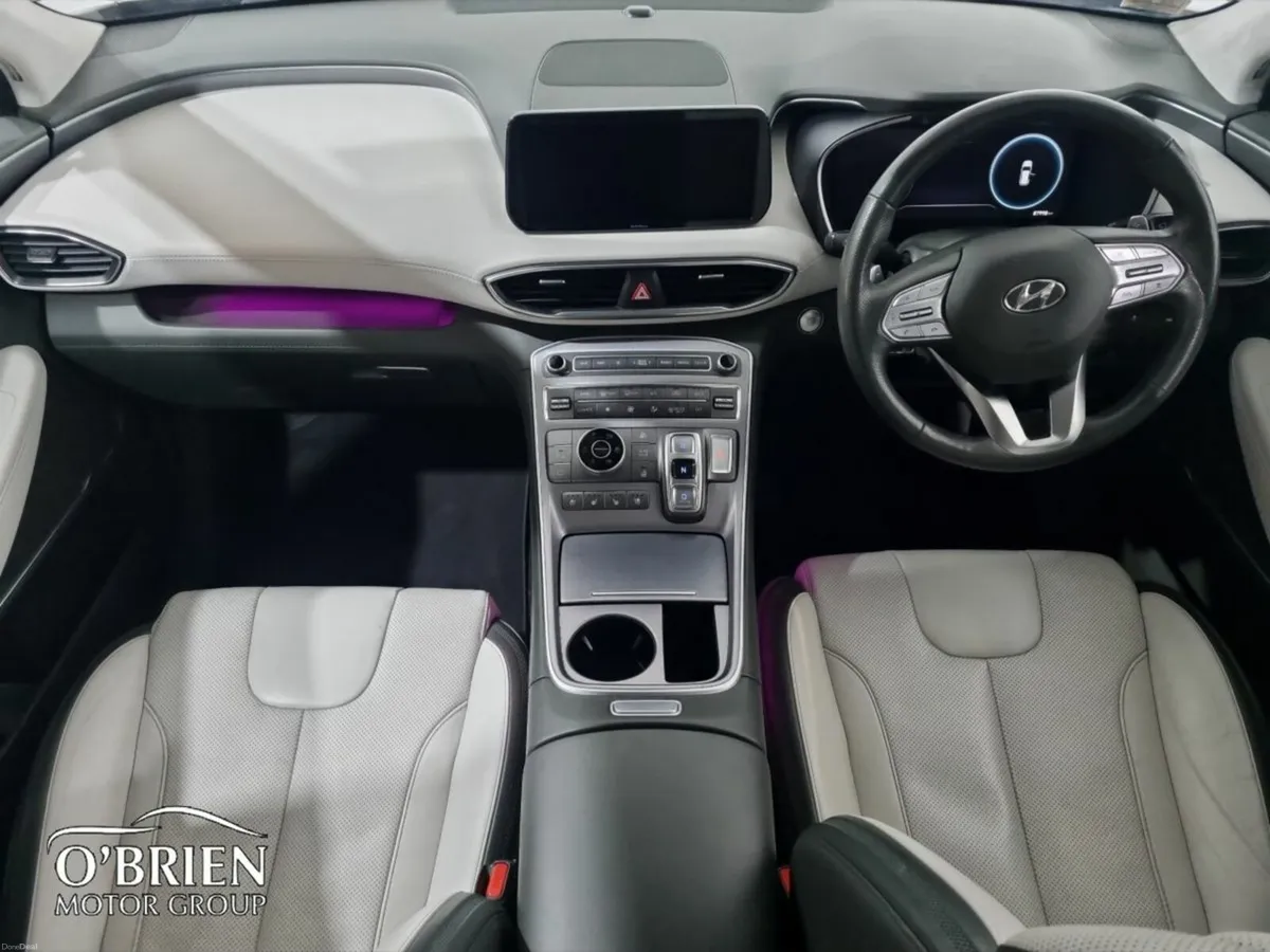 Hyundai Santa Fe 1.6 PHEV 4WD Executive Plus Auto - Image 2