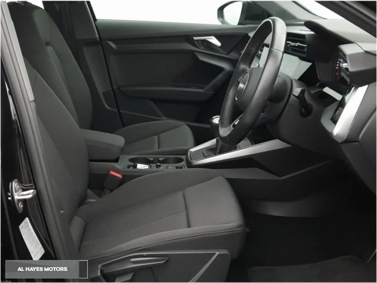 Audi A3 **LIKE NEW**30 TFSI 110HP SE - Image 4