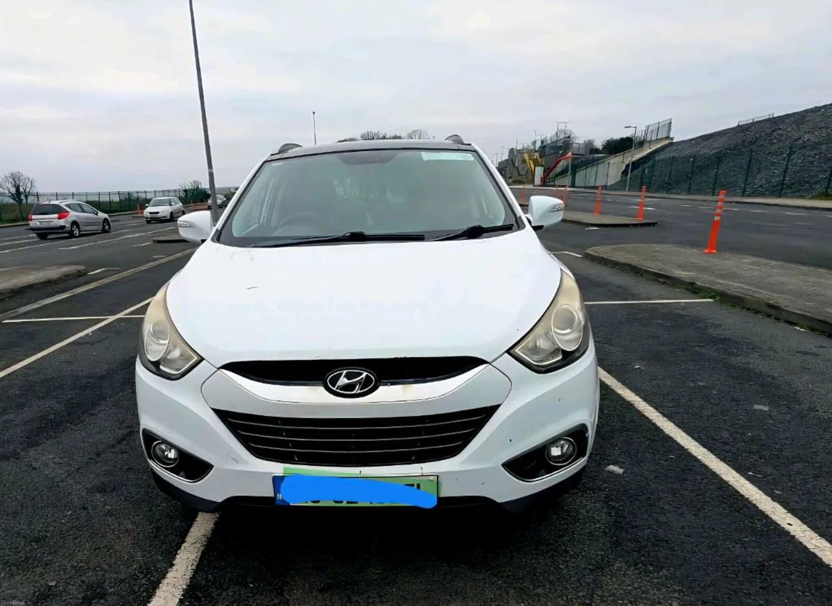 Hyundai ix35 1.7 Premium. New NCT heated seats - Image 2