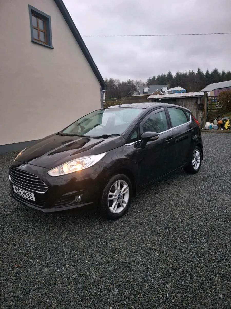 2015 ford fiesta - Image 2