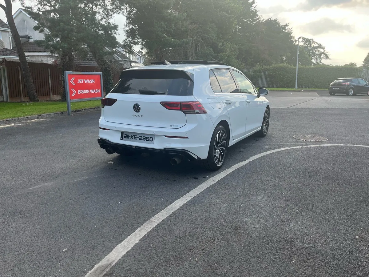 Volkswagen Golf Style 1.5 Petrol 150Bhp Sunroof - Image 4
