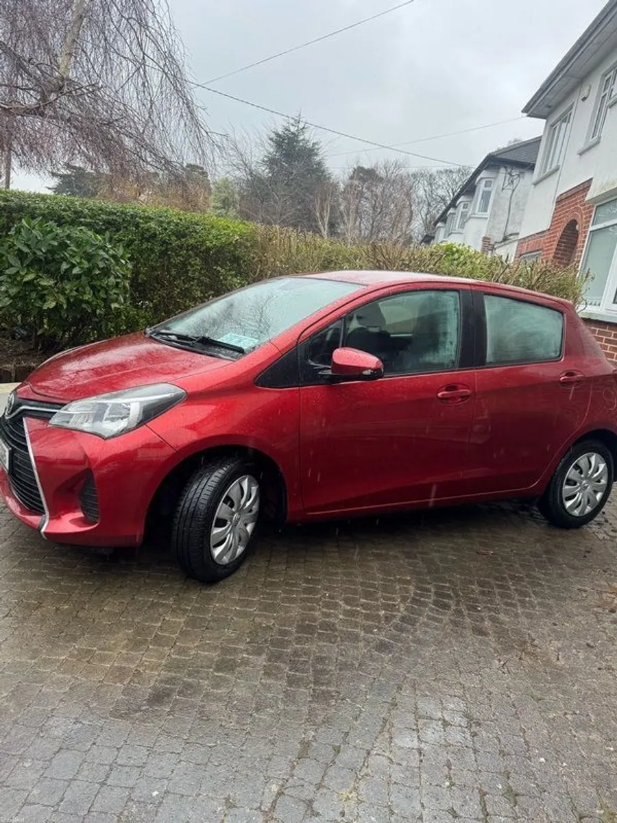 2015 Toyota Yaris - Image 1