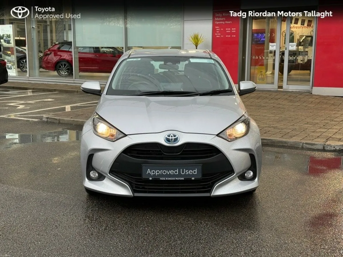 Toyota Yaris 1.5 HYBRID LUNA - Image 5