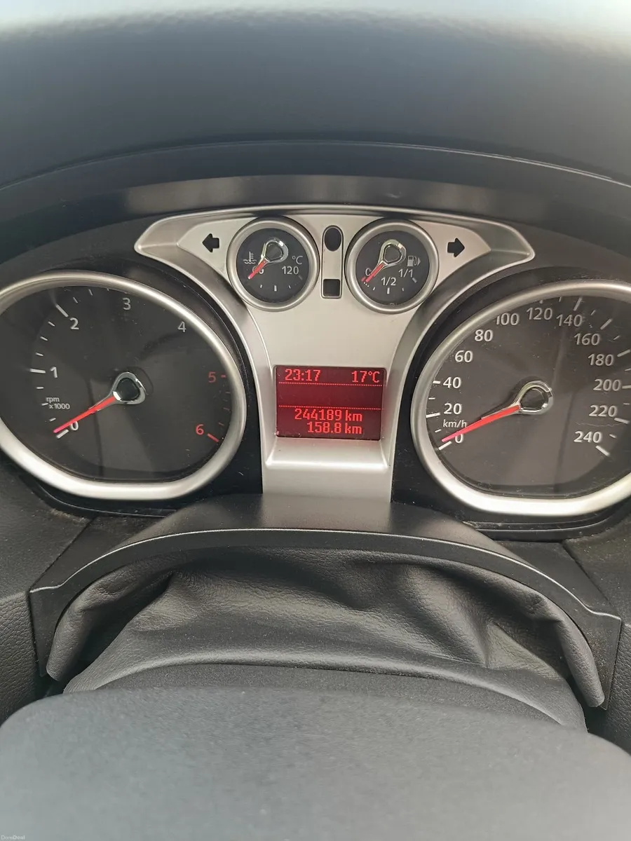 Ford Focus 2011 - Image 4