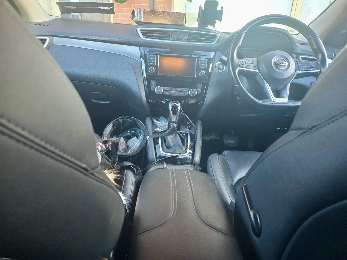 Nissan Qashqai 1.3 petrol Automatic - Image 4