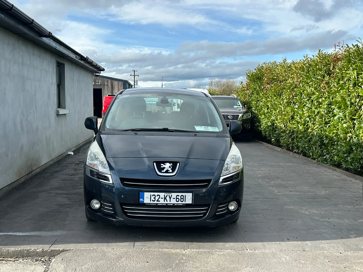 Peugeot 5008 2013 - Image 2