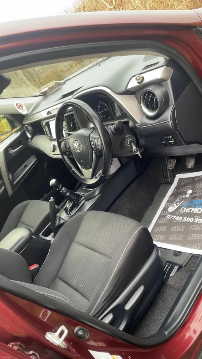 Toyota RAV4 2016 - Image 2