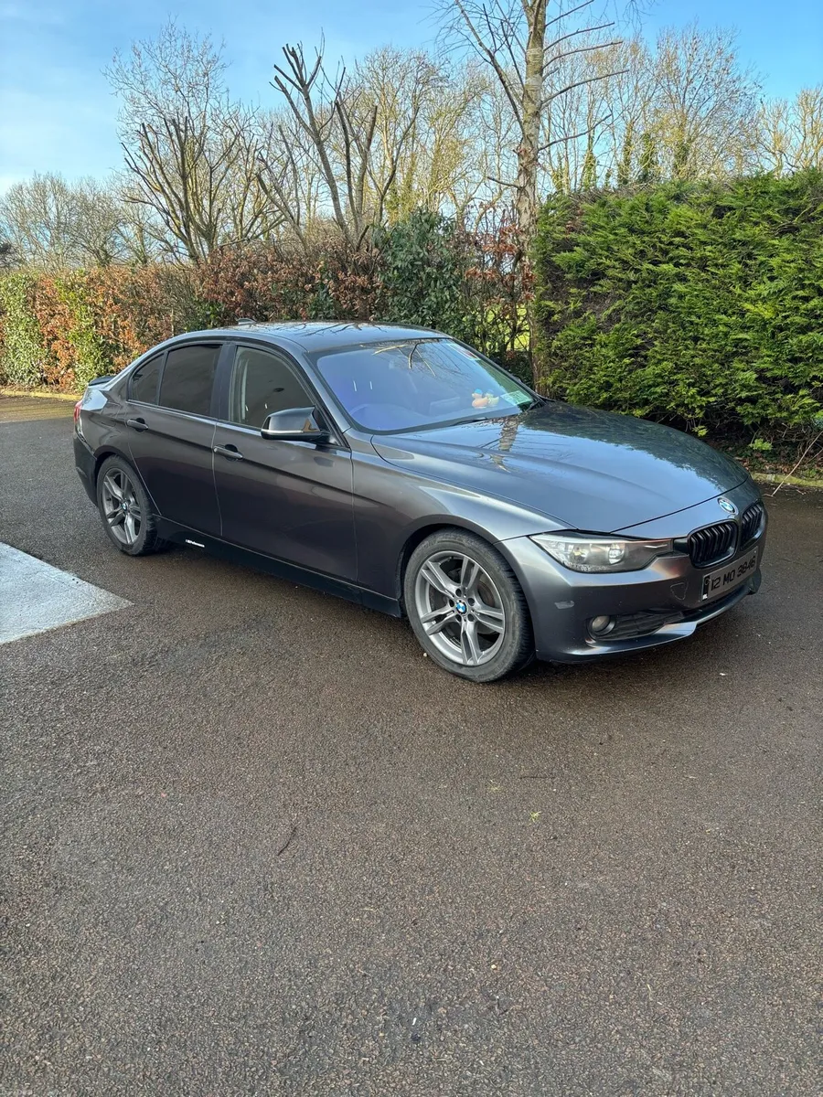 BMW 320d - Image 1