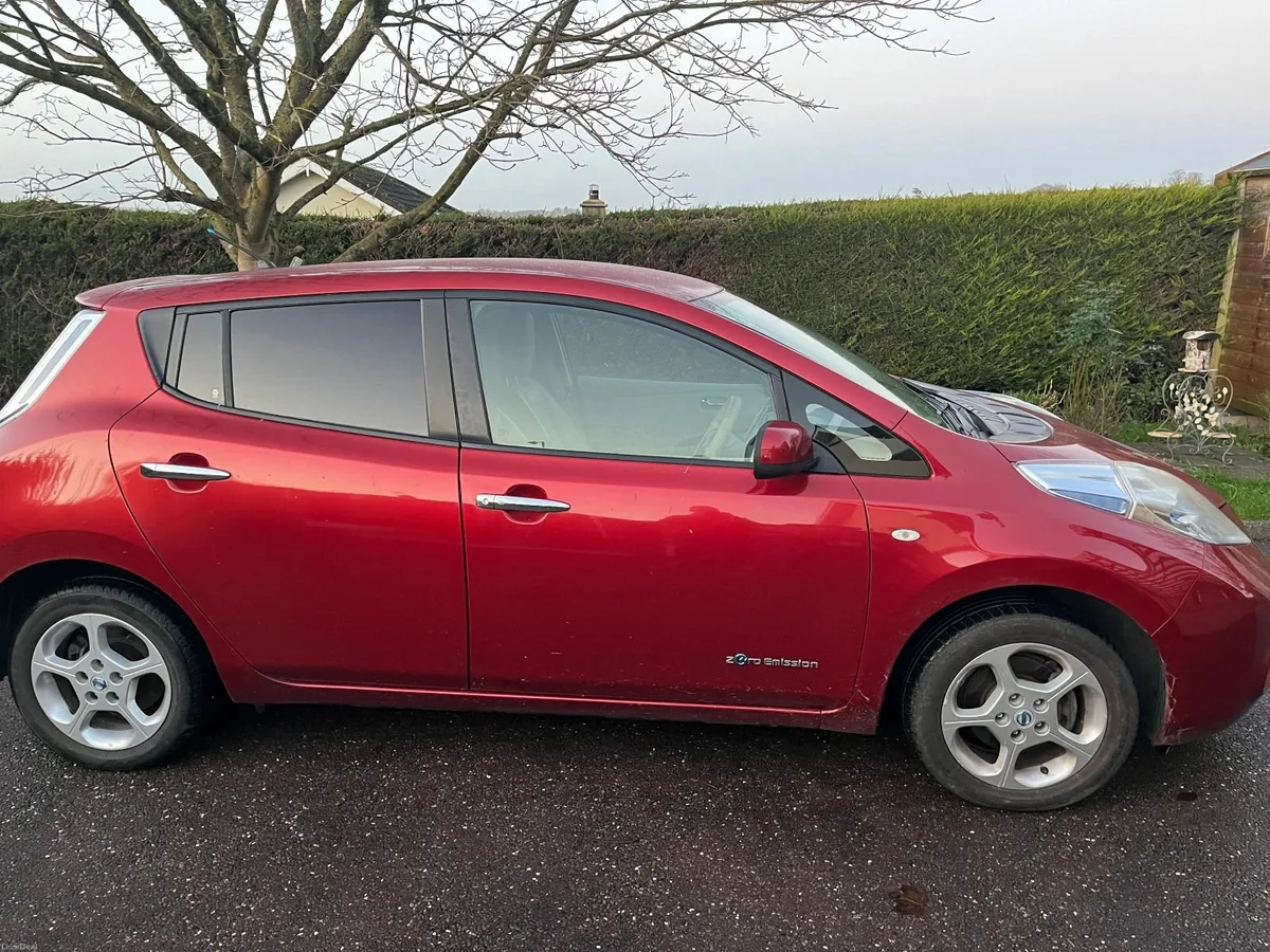 Nissan Leaf 2011 - Image 2