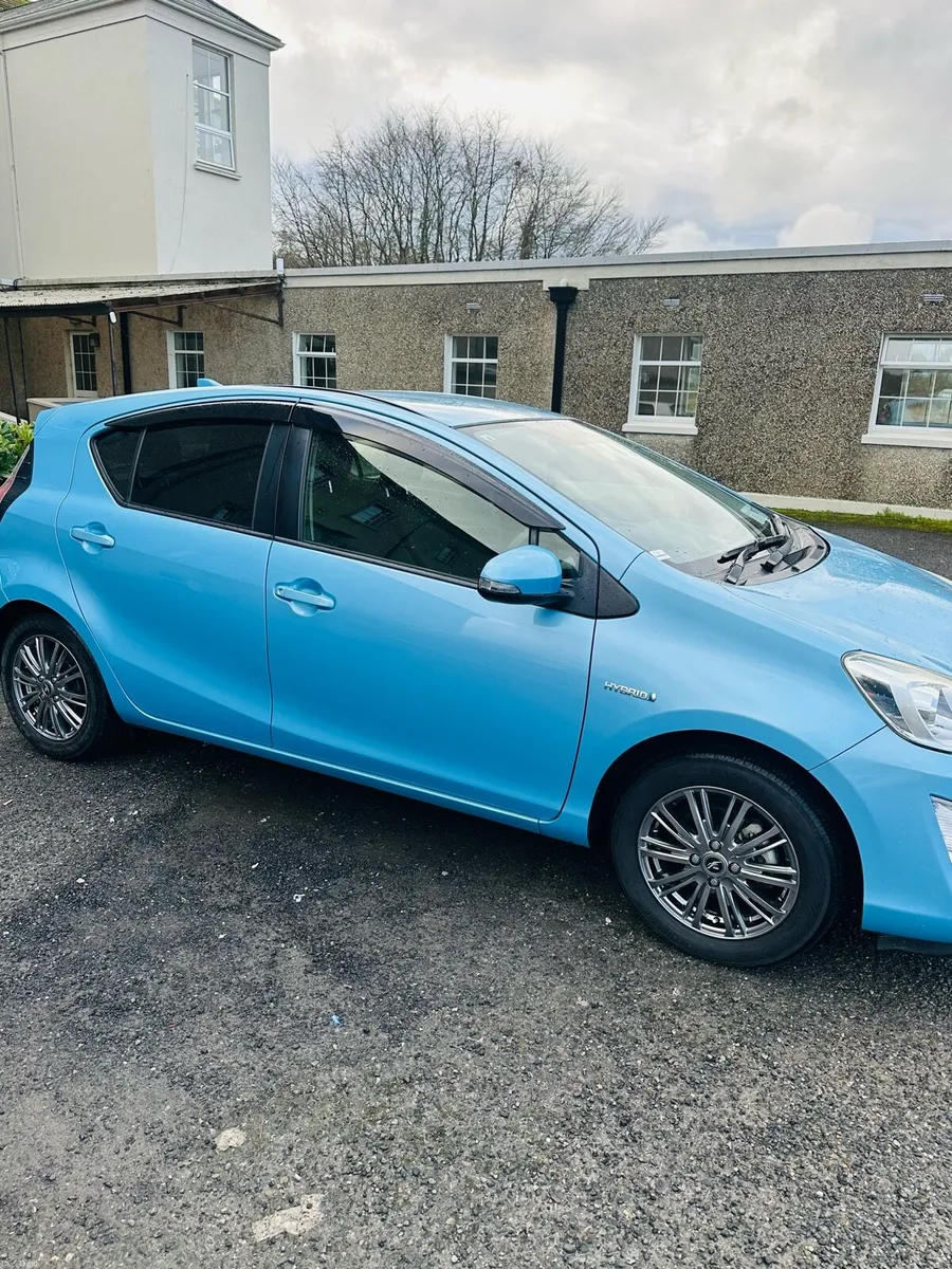 2015 TOYOTA AQUA - Image 3