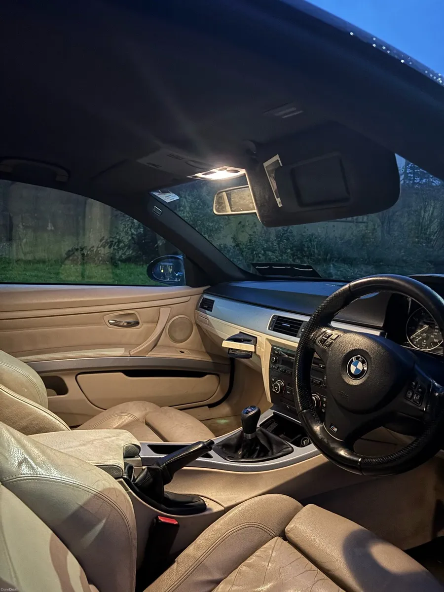 Black BMW 320D e92 - Image 4