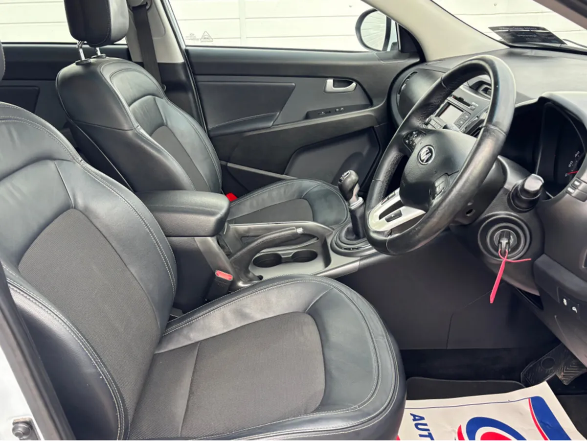 Kia Sportage 1.7 EXS 4DR - Image 4