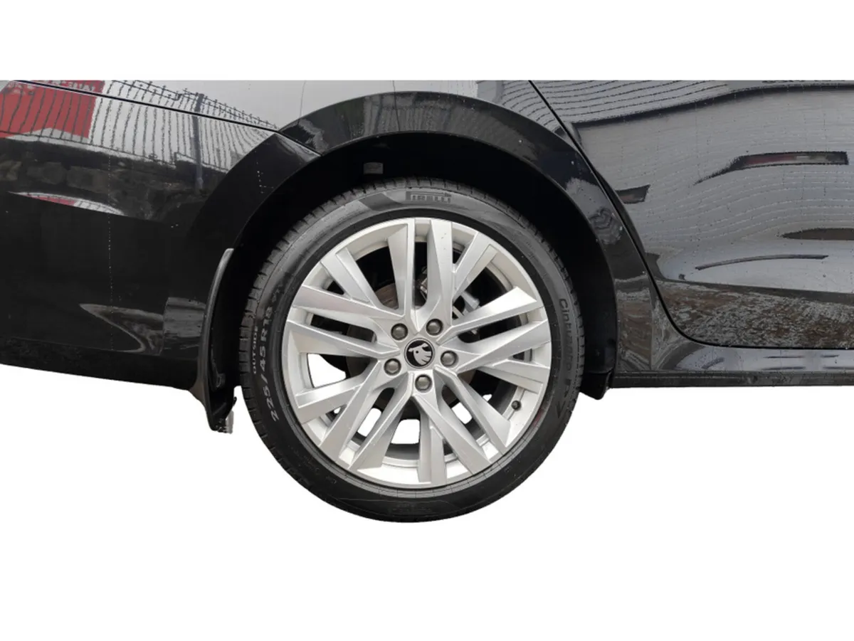 Skoda Octavia COMBI SELECTION PLUS 1.5TSI 115HP- B - Image 2