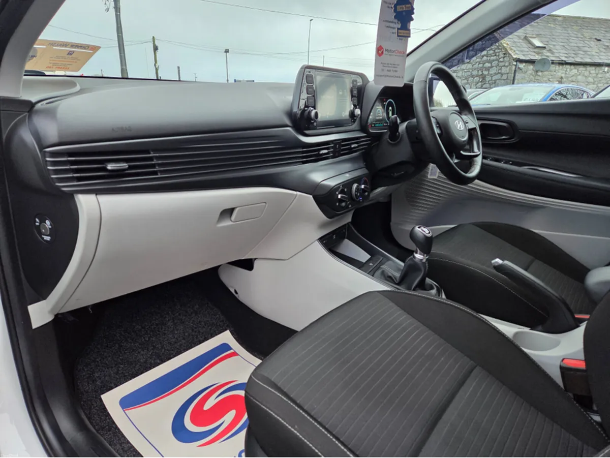 Hyundai i20 DELUXE PLUS 5DR - Image 3