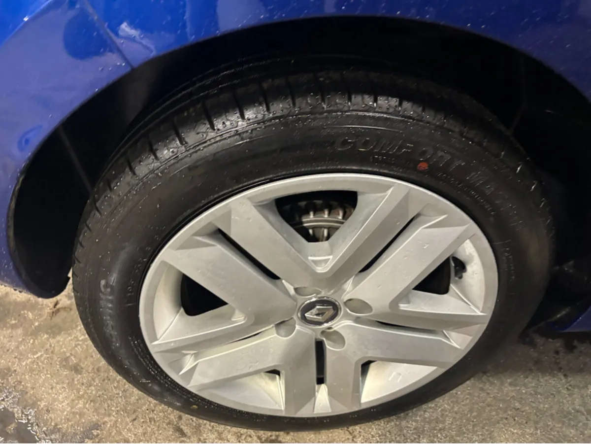 Renault Clio DYNAMIQUE TCE 90 MY21.5 5 5DR - Image 3