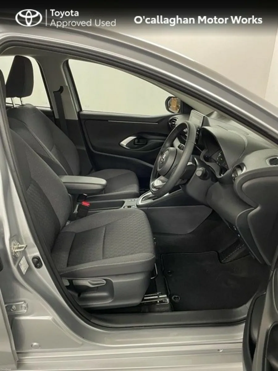 Toyota Yaris 1.5 HYBRID LUNA 4DR AUTO - Image 5