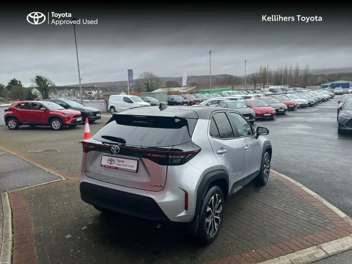 Toyota Yaris Cross HYBRID ELECTRIC LUNA SPORT - Image 2