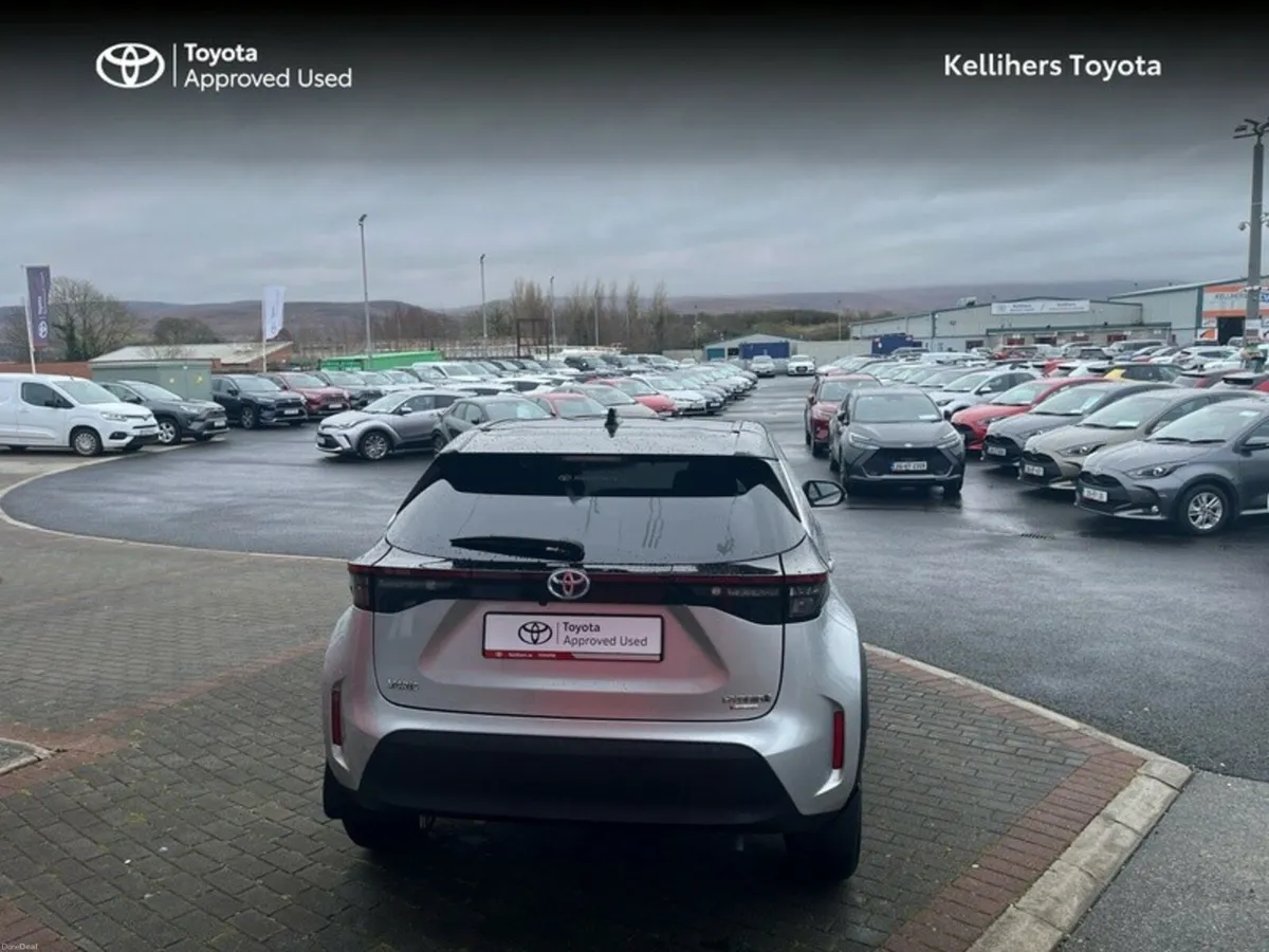 Toyota Yaris Cross HYBRID ELECTRIC LUNA SPORT - Image 4