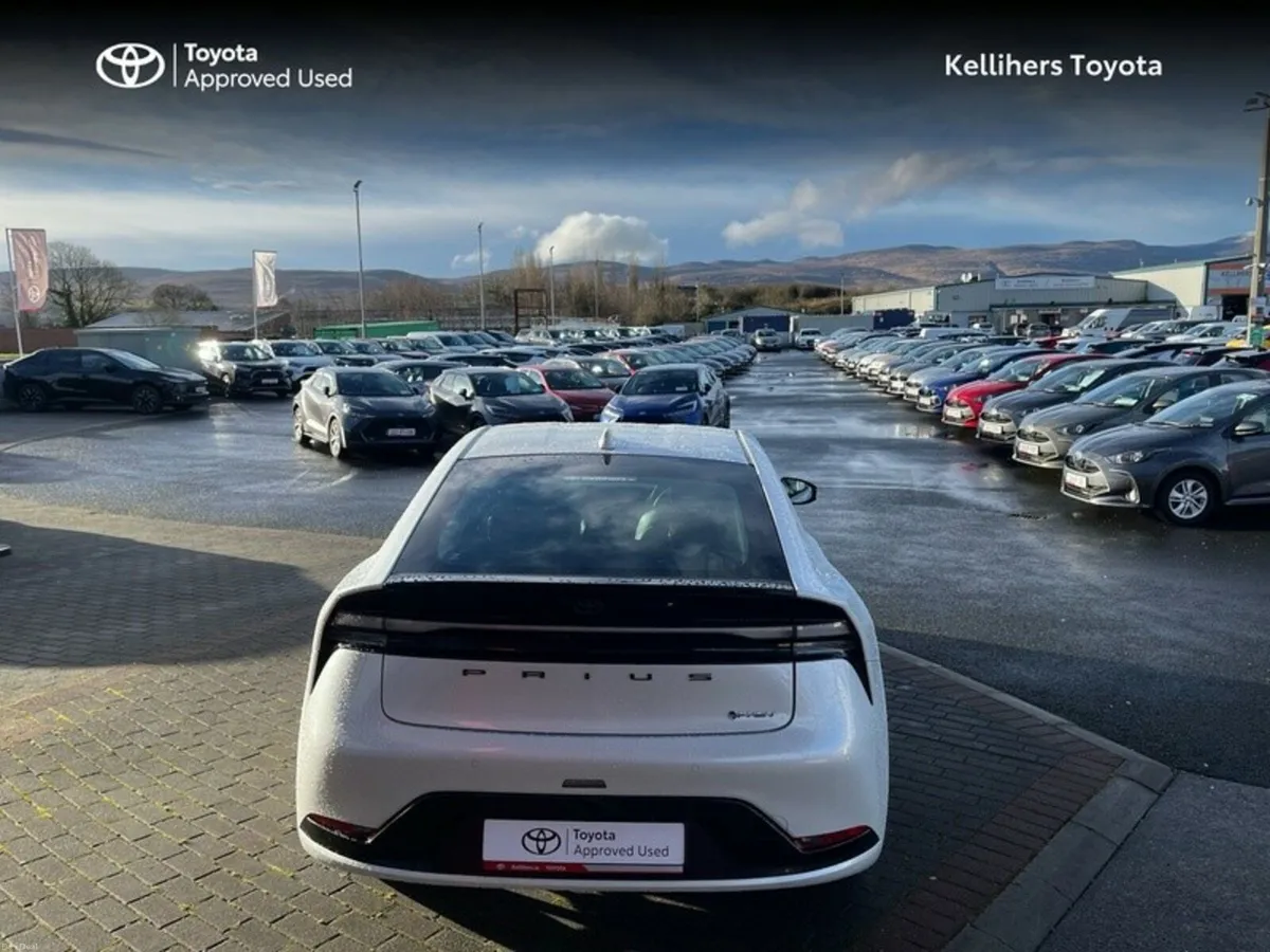 Toyota Prius PLUG IN - Image 4