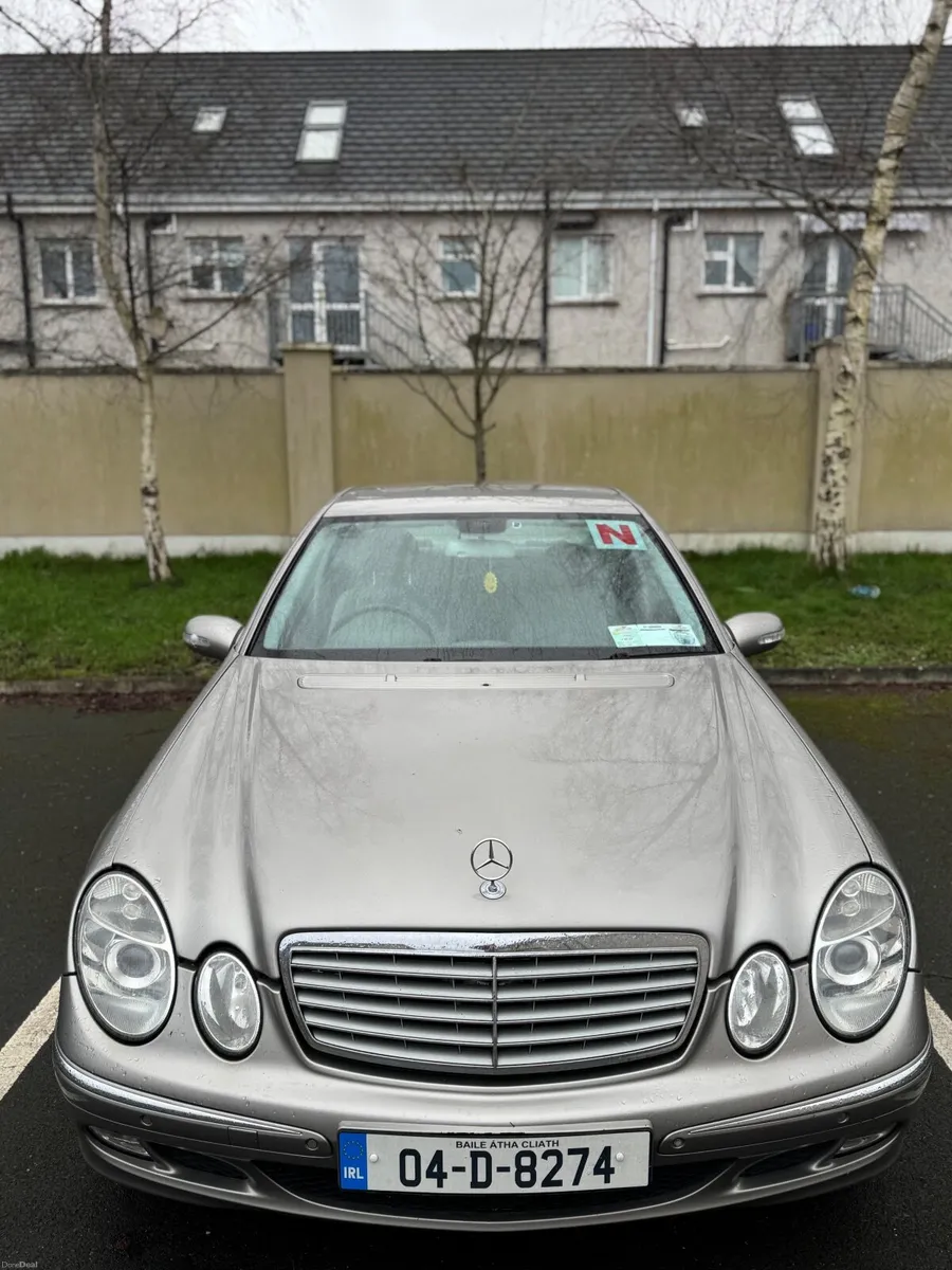 Mercedes-Benz E-Class 2004 - Image 3