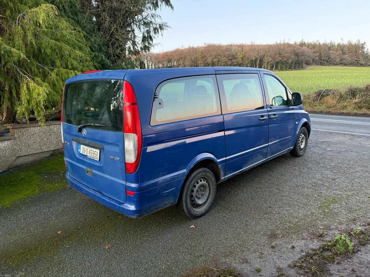 Mercedes Vito 9 seater Bus - Image 2