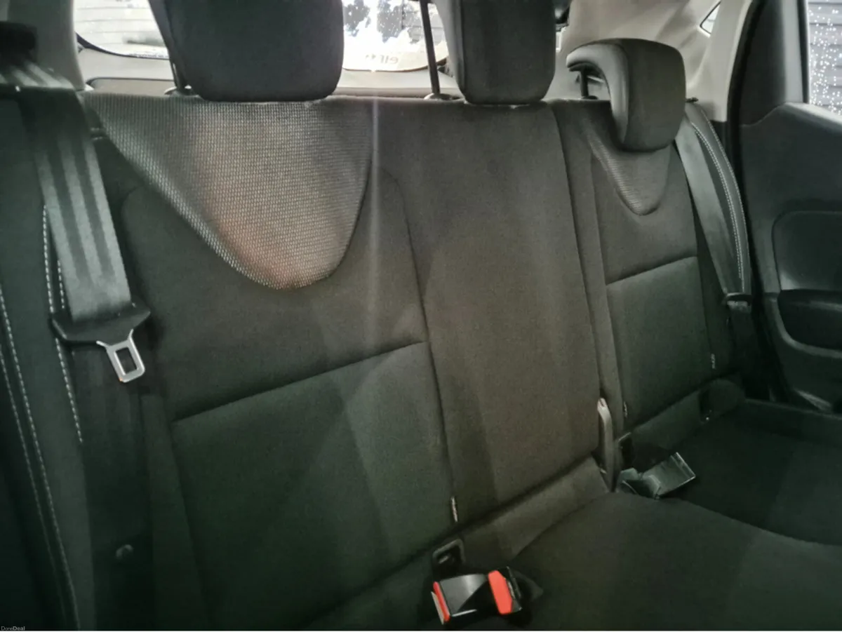 Renault Clio IV DYNAMIQUE NAV 1.2 PETR 4DR - Image 6