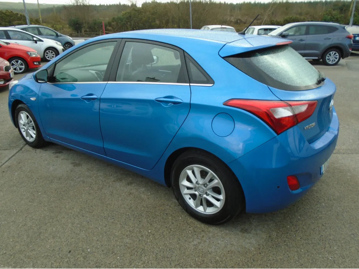 Hyundai i30 SE 110PS 5DR - Image 2