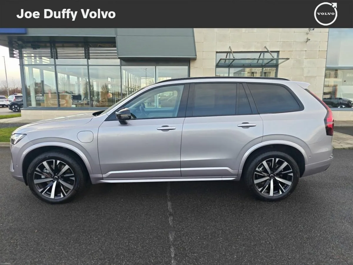 Volvo XC90 T8 PHEV AWD Plus - Image 4