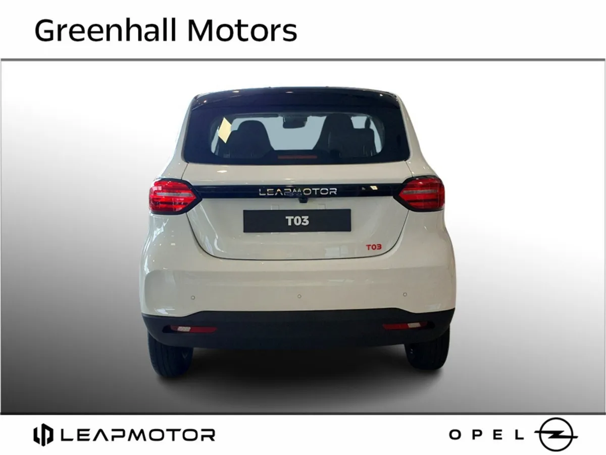 Leapmotor T03 TRIM in Light White - Image 5
