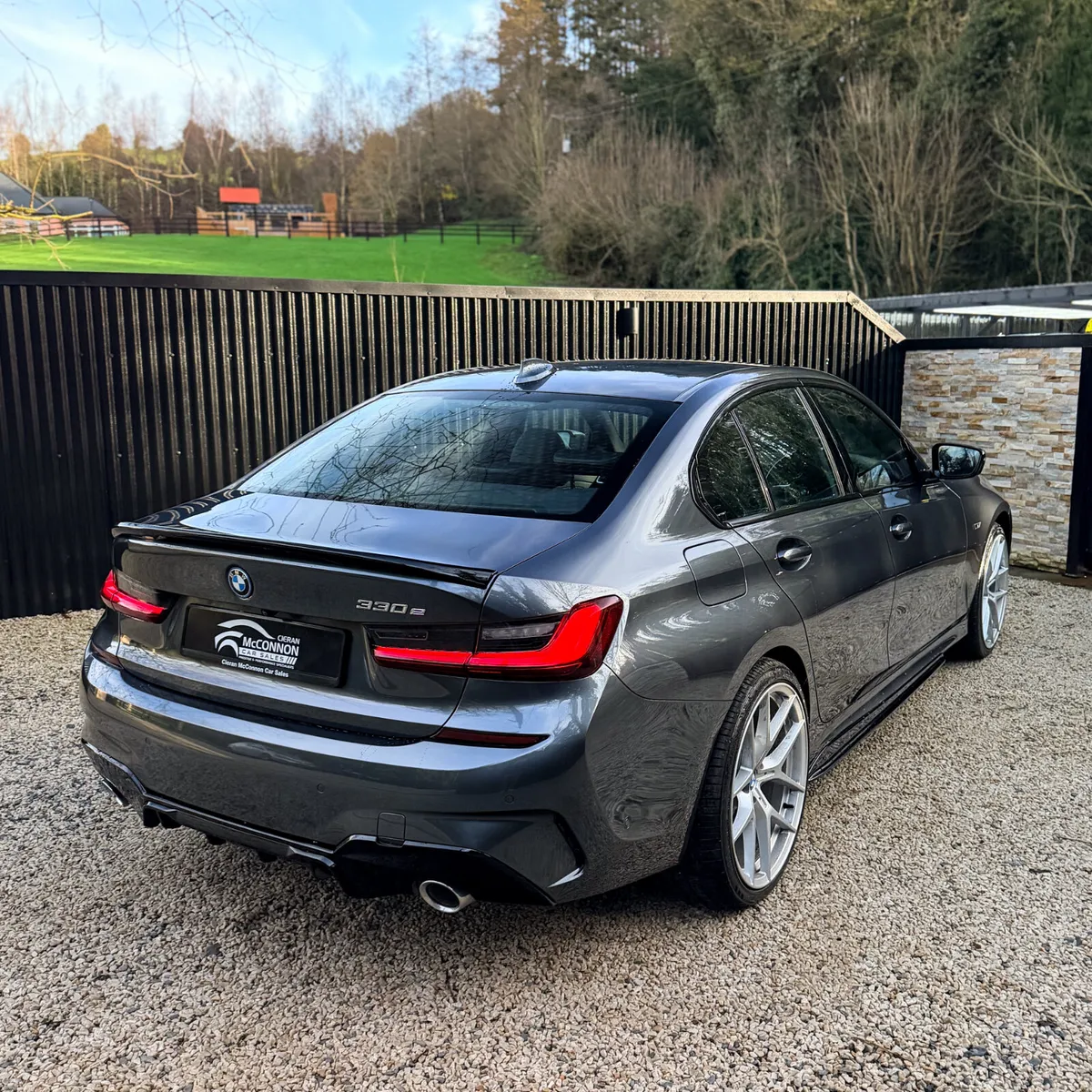 2021 (212)  BMW 330e M-SPORT  290BHP - Image 4