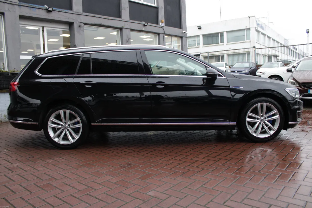 1.4 GTE PLUG IN HYBRID 5DR ESTATE // MINT CAR // - Image 3