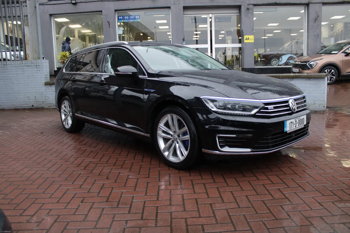 1.4 GTE PLUG IN HYBRID 5DR ESTATE // MINT CAR // - Image 1