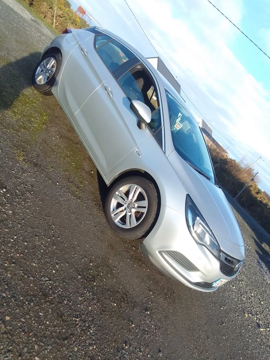 Vauxhall Astra 2017 - Image 1
