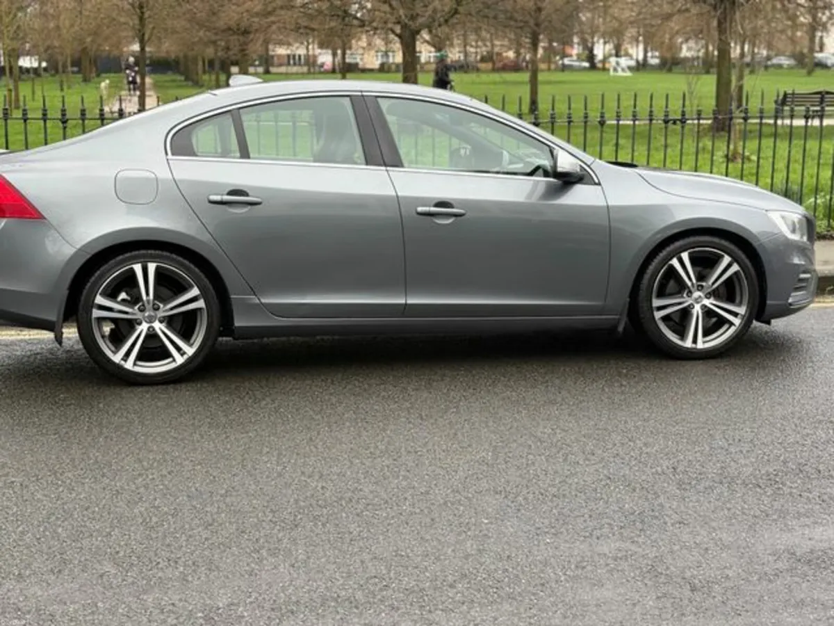 Volvo S60 D5 R Design GT 4DR Auto, D5, FSH, NEW NC - Image 3