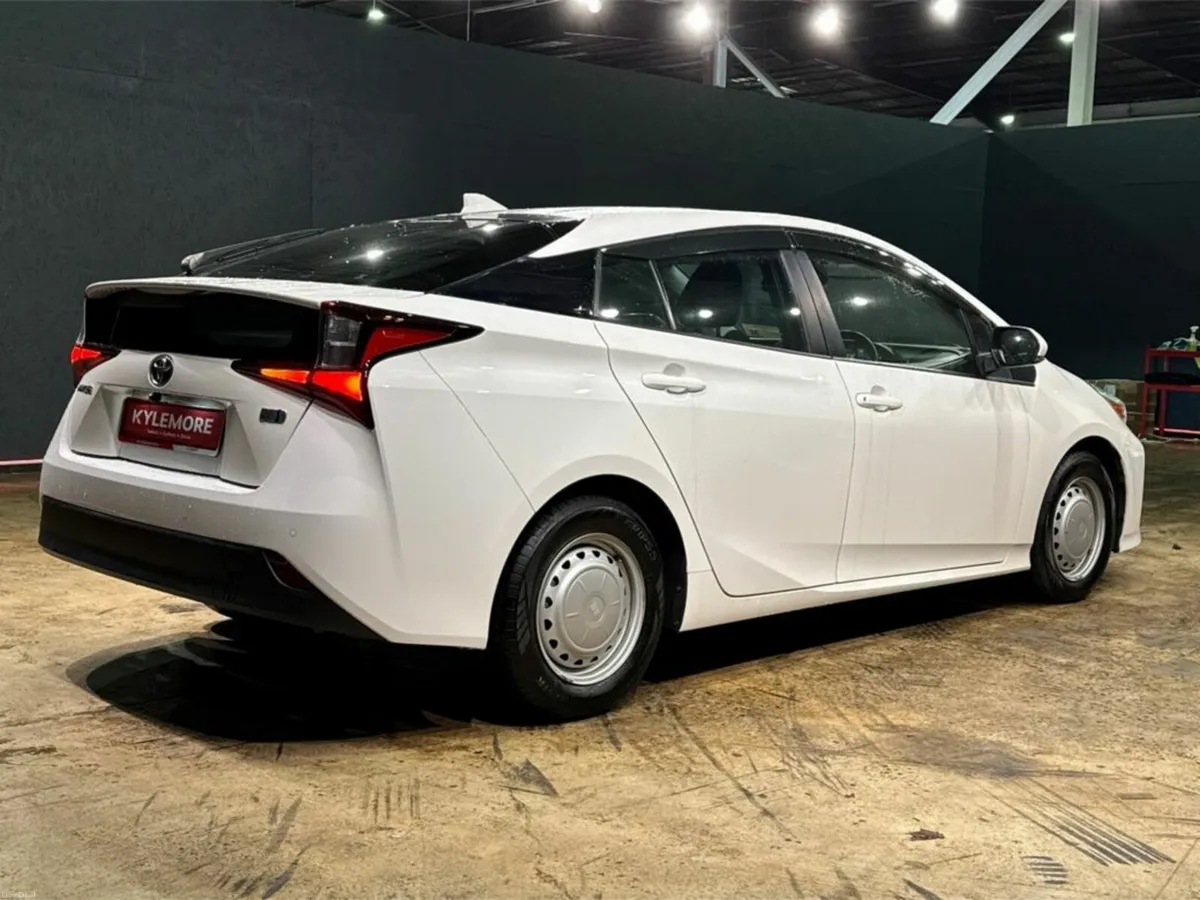 Toyota Prius HYBRID AUTOMATIC 1.8L - REVERSE CAMER - Image 4