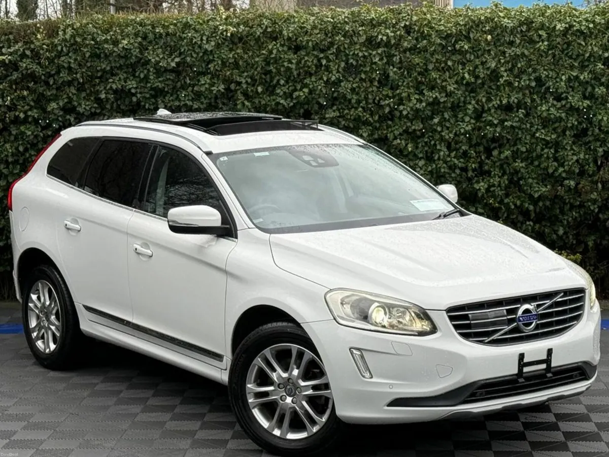 Volvo XC60 D4 CLASSIC 2.0 D // OPENING PAN ROOF // - Image 1