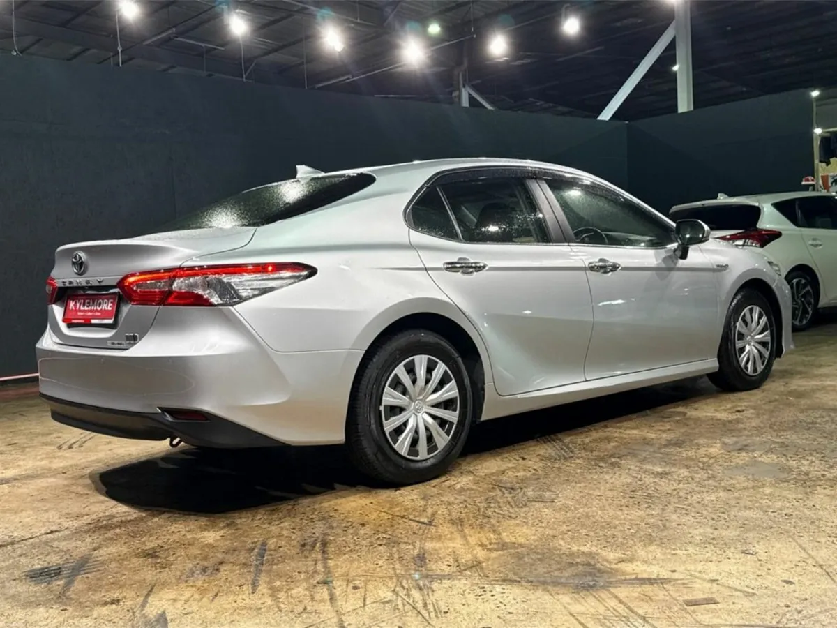 Toyota Camry AUTOMATIC 2.5L HYBRID - CRUISE CONTRO - Image 4