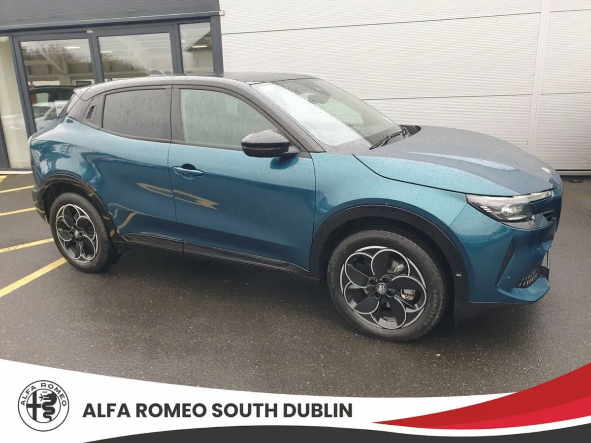 Alfa Romeo Junior Ibrida 1.2(136bhp) MHEV, Premium - Image 4