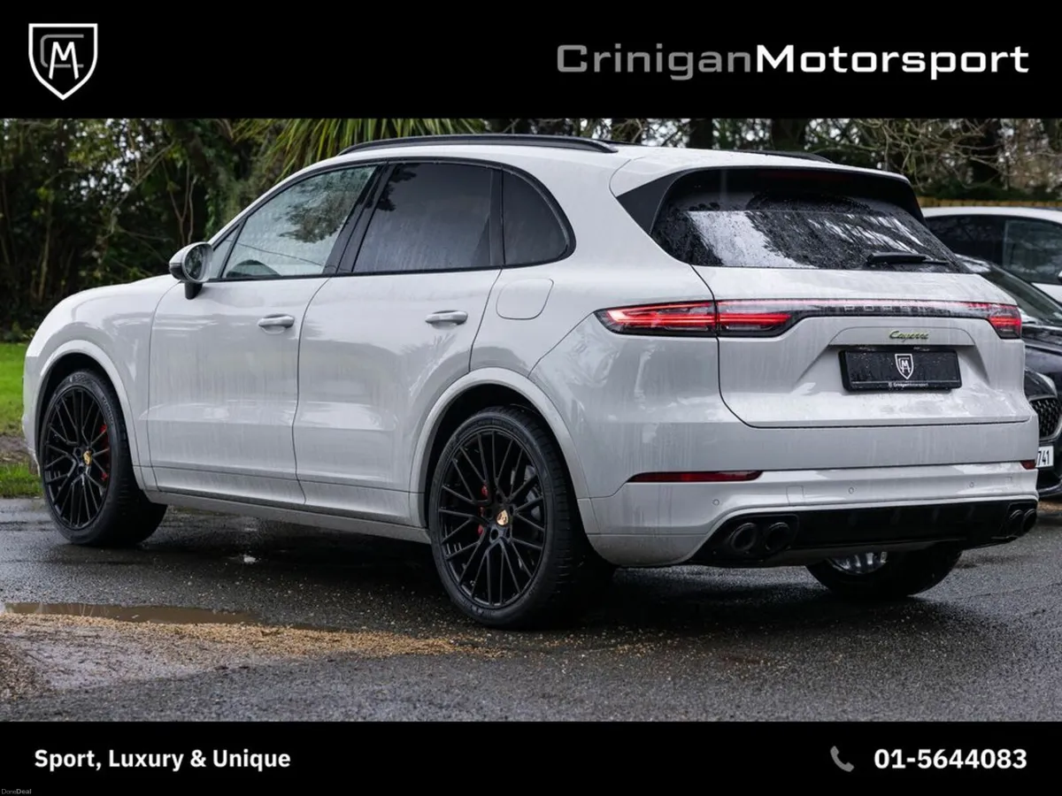Porsche Cayenne Platinum E-Hybrid - Image 2