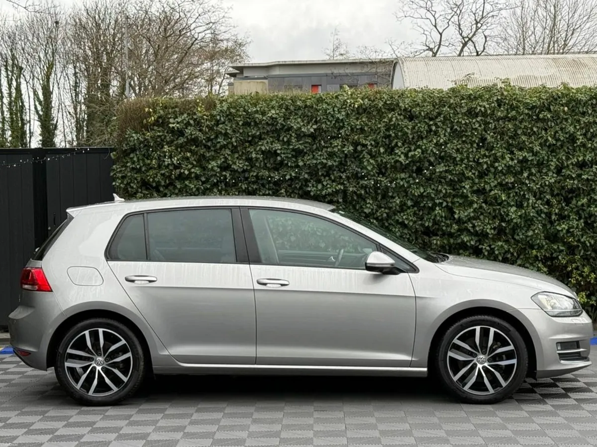 Volkswagen Golf HIGHLINE 1.4 TSI AUTO ** BIG SPEC - Image 2