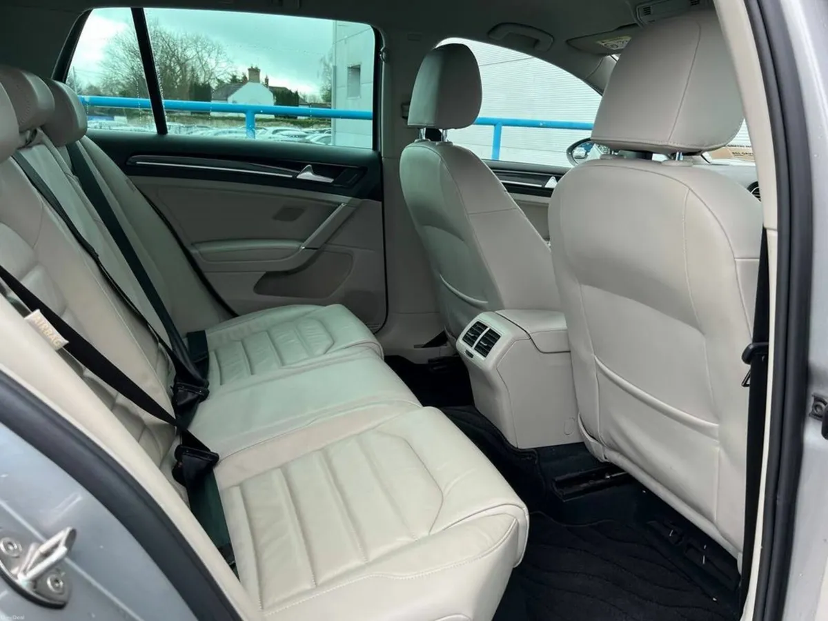 Volkswagen Golf HIGHLINE 1.4 TSI AUTO ** BIG SPEC - Image 4