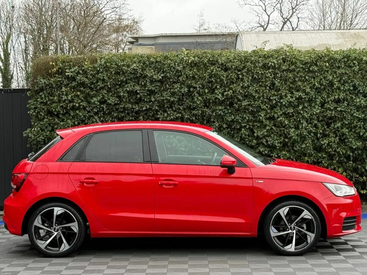 Audi A1 S-LINE PACK 1.0 TFSI ** AS NEW CAR ** // V - Image 2