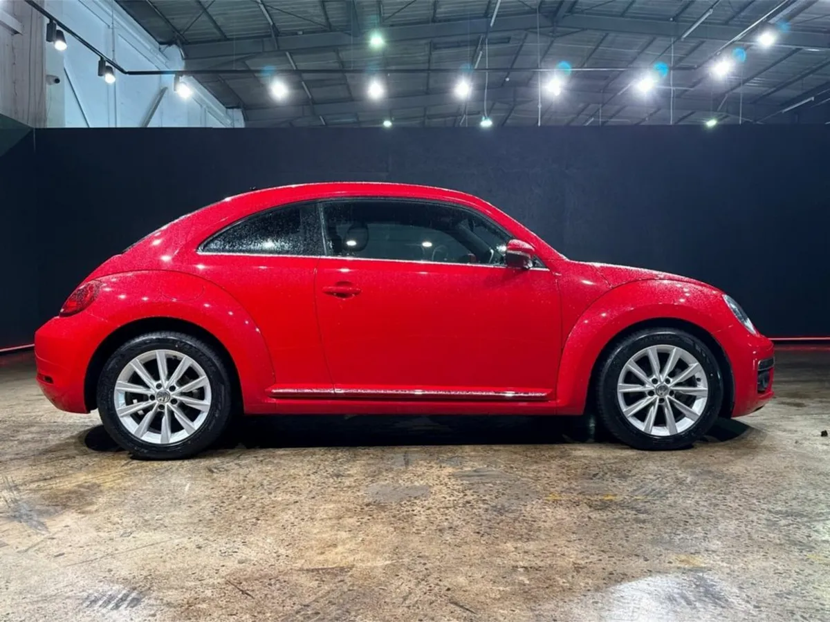 Volkswagen Beetle DESIGN EDITION - HYBRID AUTOMATI - Image 3